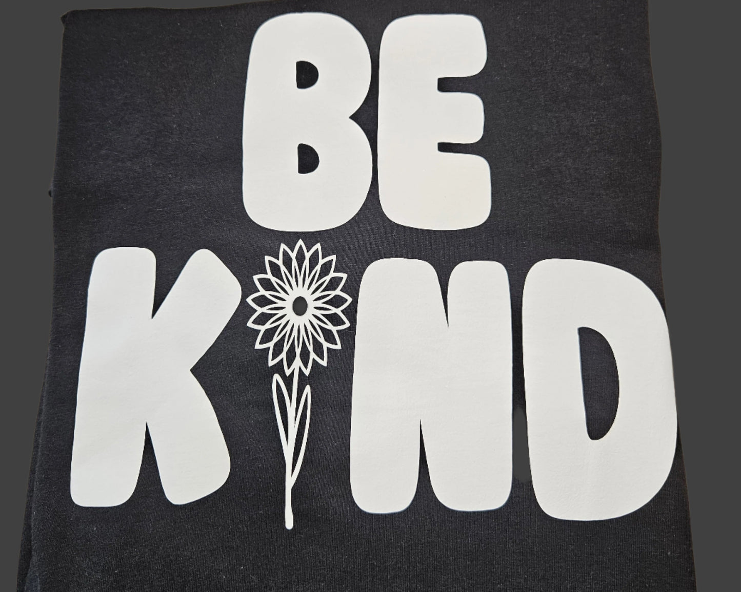 Be Kind- T- Shirt